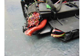  CAJA RELES / FUSIBLES BMW SERIE X3 (E83) 3.0d 2004 179572 BMW - 2