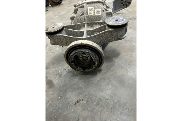 CHRYSLER 300C II USA LIFT BRIDGE DIFFERENTIAL REAR DIFFERENTIAL Engine type gasoline