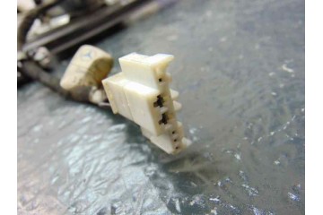 6 PIN ELEVALUNAS DELANTERO IZQUIERDO MERCEDES-BENZ CLASE C (BM 203) BERLINA 220 CDI (203.006) 2002 6 PIN 180013 MERCEDES-BENZ - 