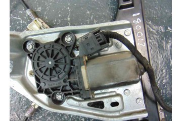 6 PIN ELEVALUNAS DELANTERO IZQUIERDO MERCEDES-BENZ CLASE C (BM 203) BERLINA 220 CDI (203.006) 2002 6 PIN 180013 MERCEDES-BENZ - 