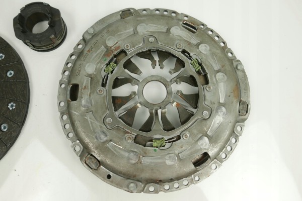SACHS SPRZEGLO FABIA III RAPID IBIZA IV 1 4 TDI0 Waga produktu z opakowaniem jednostkowym 4 95 kg
