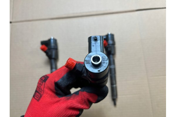 INJECTOR CR 0445110159 BOSCH Quality of parts according to GVO O original with manufacturer s logo OE