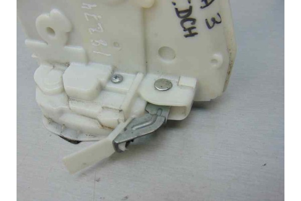 4 PIN CERRADURA PUERTA TRASERA DERECHA MAZDA 3 BERLINA (BL) Active 2012 4 PIN 182748 MAZDA - 2