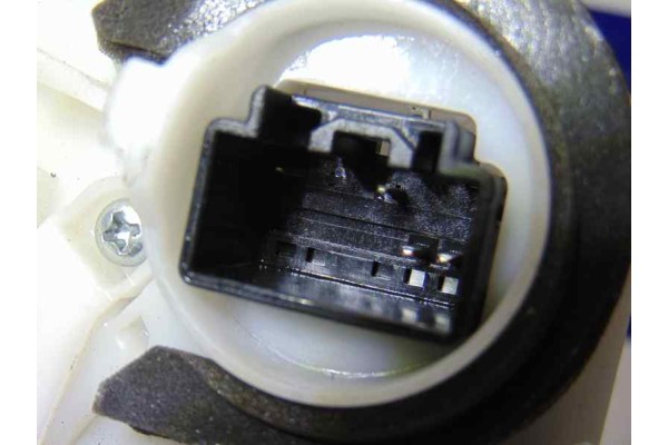 4 PIN CERRADURA PUERTA TRASERA DERECHA MAZDA 3 BERLINA (BL) Active 2012 4 PIN 182748 MAZDA - 3