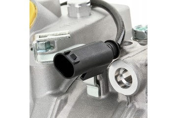 Air conditioning compressor RIDEX 447K0083 7SEU17C for BMW 5 Sedan E60 3 Coupe EAN GTIN 4059191243280