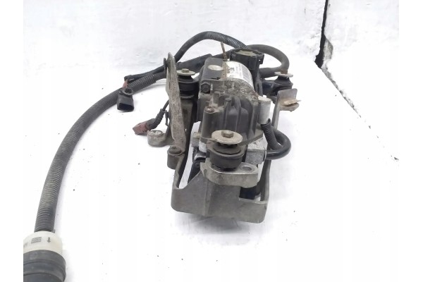Compresor de suspensión AUDI 4E0616005G 2.97L diésel 2005