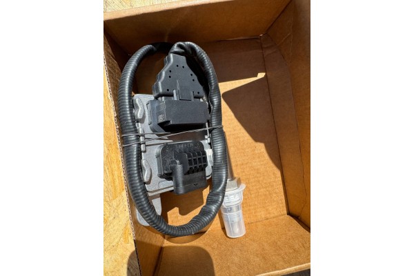 NOX sensor MERCEDES Sonda lambda W906 W906 V KLASA VITO W447 A0009052519 Producent czesci Mercedes Benz OE