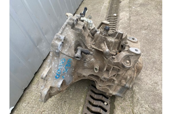 OPEL COMBO C 1 3 CDTI CHEST F17W394 Catalog number of the part F17W394 SKRZYNIA