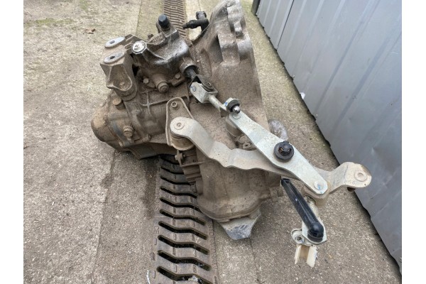 OPEL COMBO C 1 3 CDTI CHEST F17W394 Part manufacturer Opel OE