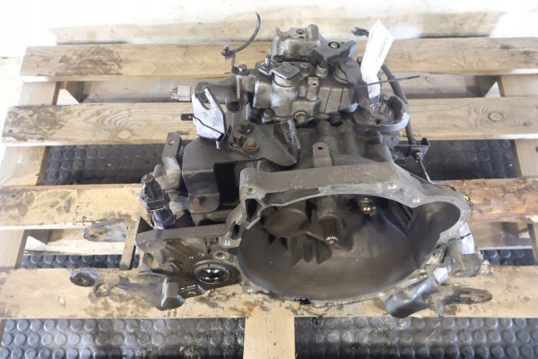 5 SPEED GEARBOX KIA CEED AND 1 6 R71773 Transmission type manual