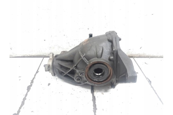 2011 Mercedes Benz C W204 Rear differential A2093510205 Part manufacturer Mercedes Benz OE