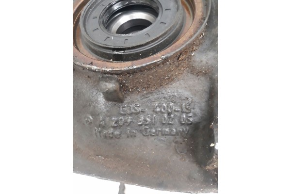 2011 Mercedes Benz C W204 Rear differential A2093510205 Installation side multipurpose