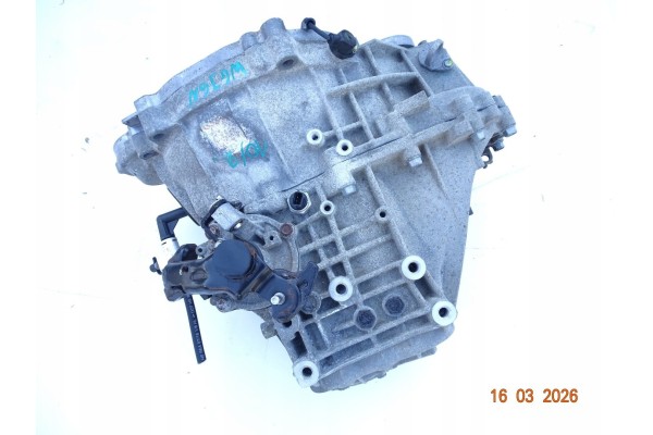 GEARBOX HYUNDAI I30 II 1 6 CRDI 2014 2016 YEAR ACCORDING TO6N 6 GEARS Car type 4x4 SUV