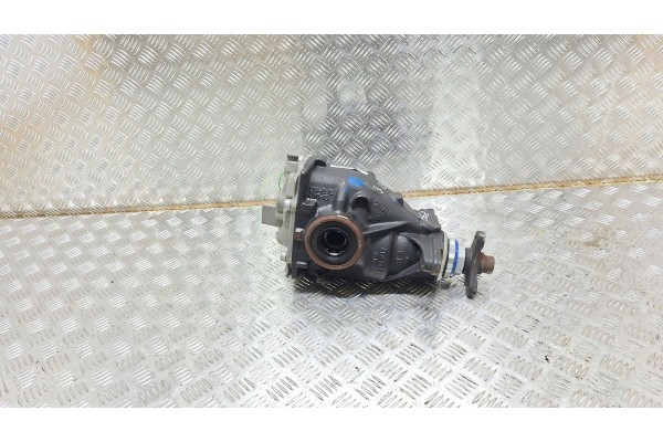 REAR DIFFUSER BRIDGE 3 23 7599469 BMW F30 F31 F34 320i Catalog number of the part S27698496