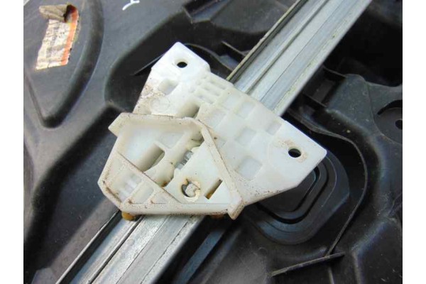 6 PIN ELEVALUNAS DELANTERO DERECHO MAZDA 3 BERLINA (BL) Active 2010 6 PIN 185934 MAZDA - 4