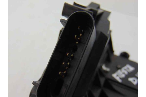 8A6A-A21813-AD CERRADURA PUERTA DELANTERA IZQUIERDA FORD FIESTA (CB1) Ambiente 2009 8A6A-A21813-AD 188220 FORD - 4