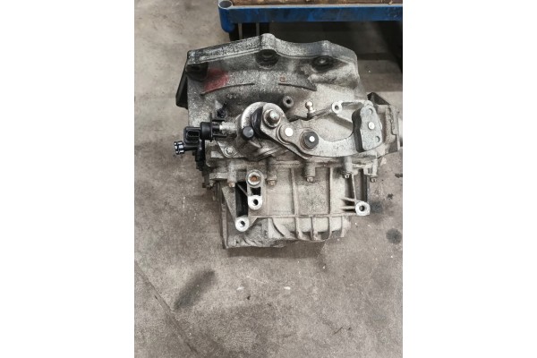 OPEL MOCHA ASTRA J 1 7CDTI GEARBOX M32