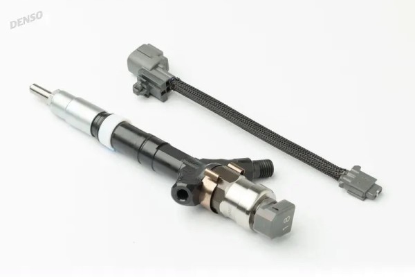 INJECTOR DCRI100740 DENSO Catalog number of the part DCRI100740