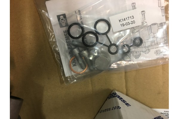 MULTI CIRCUIT VALVE KNORR BREMSE AE6000 DAF1913300 Part manufacturer Knorr Bremse