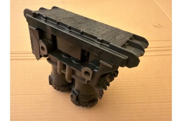 REAR MODULATOR EBS MAN TGX TGS BRAKE VALVE EBS 81521066069 Part manufacturer MAN OE