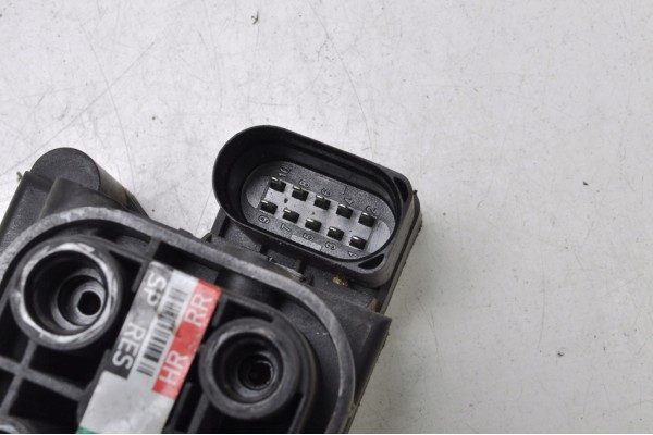 MERCEDES GLC X253 SPLITTER 20R A0993200258 Part manufacturer Mercedes Benz OE