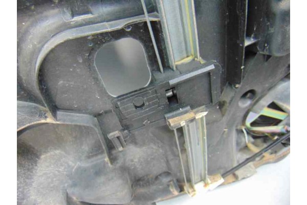 2 PIN ELEVALUNAS TRASERO DERECHO MAZDA 6 BERLINA (GG) 2.0 CRTD 120 Active (5-ptas.) 2004 2 PIN 187623 MAZDA - 3