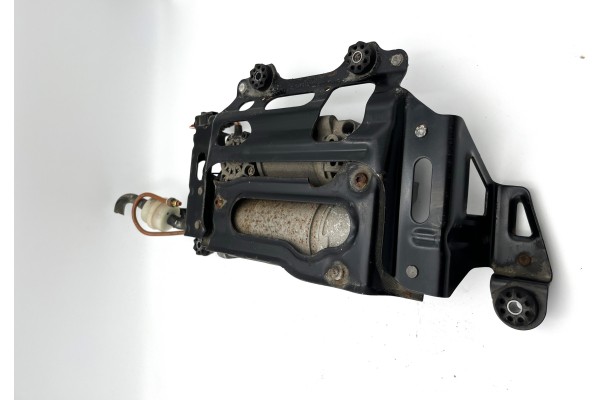 Suspension compressor Audi A8 D4 4H0616005D Part manufacturer Volkswagen OE