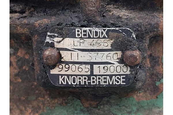Air compressor VOLVO FH D12C 1993 2002r 3173001 1137760 Catalog number of the part 3173001