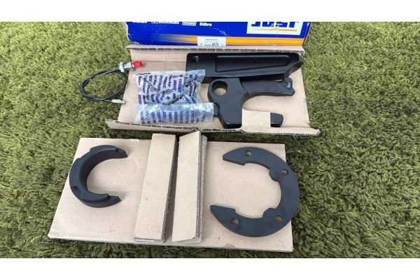 Repair Kit Horseshoe Saddle Jaw Semitrailer Actros MP4 MP5 MAN TGX New Packaging status replacement