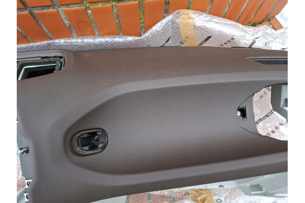 JEEP RENEGADE 14 18 CONSOLE DASHBOARD BROWN NEW ORYG 735612252 Catalog number of the part 735612252 5UV73GTVAA