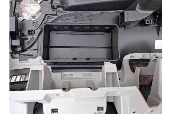 Consola del tablero Jeep Renegade 2014-2018 marrón OEM 735612252