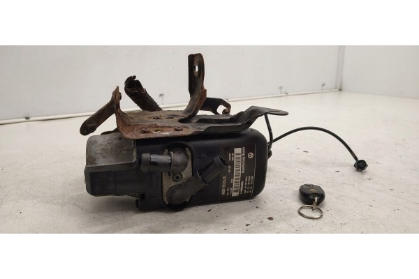 Webasto parking heater VW Touran LIFT 1 6 8V MPI Catalog number of the part 1k0815005js