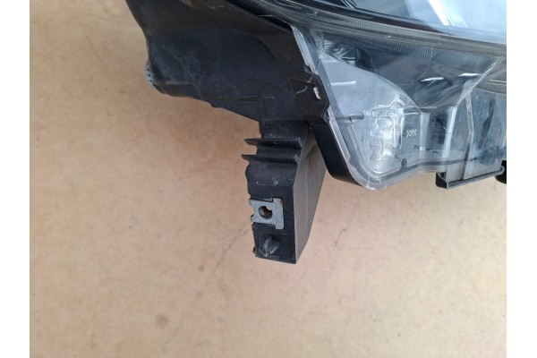 HEADLAMP LAMP FRONT NISSAN QASHQAI J11 LENS LED RIGHT EUROPE WHOLE Type of low beam headlights traditional halogen