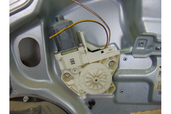 ELEVALUNAS DELANTERO DERECHO FORD FOCUS BERLINA (CAP)