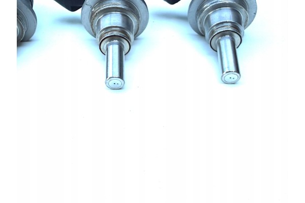 MAZDA 3 6 CX 7 FUEL INJECTOR L3K9 13 250A Part manufacturer FoMoCo