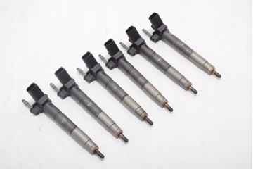 OE BMW 13538571565 INJECTOR CR BMW 7 G11 3 0 D Catalog number of the original 330D 330DX 530D 530DX 630D 630DX 730D 8571569 0445