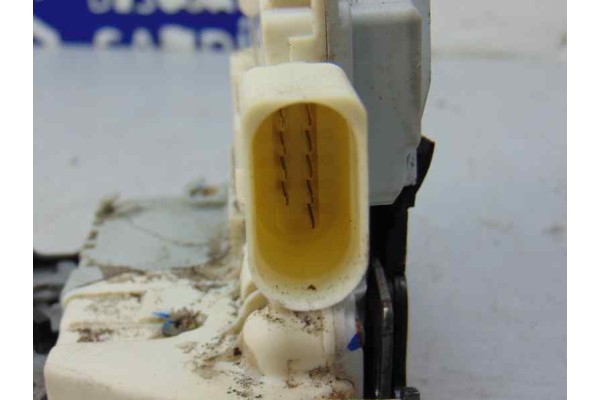 4F0839016A CERRADURA PUERTA TRASERA DERECHA AUDI A6 AVANT (4F5) 3.0 TDI Quattro (171kW) 2006 4F0839016A 176815 AUDI - 4