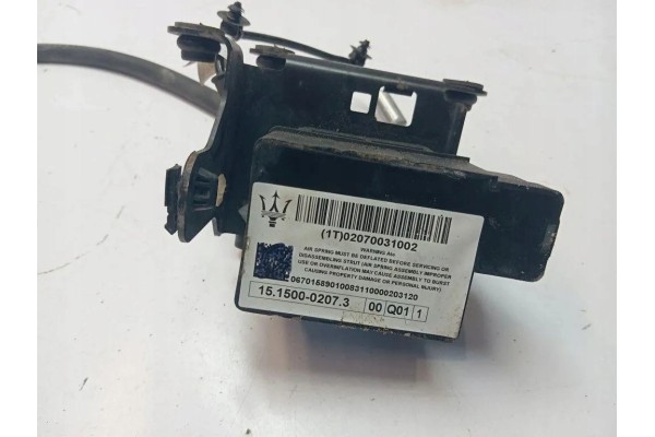 Suspension compressor MASERATI LEVANTE SUV M161 15150002073 3 0L diesel Part manufacturer Maserati OE