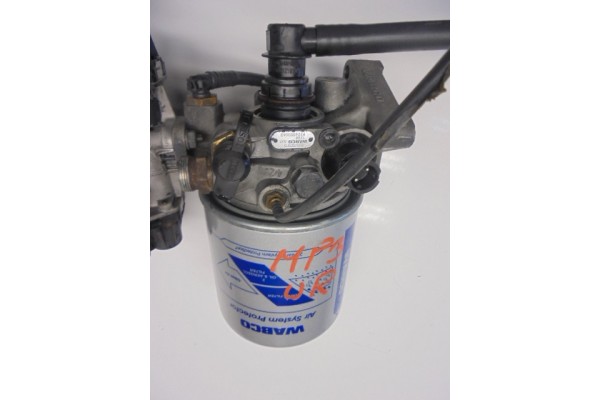 MERCEDES ACTROS MP2 MP3 DEHUMIDIFIER AIR VALVE 9324000060 A0004303015 Part manufacturer Mercedes Benz OE
