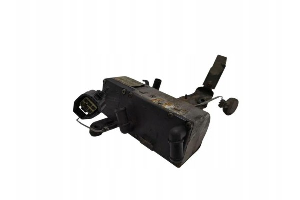 Webasto FORD FOCUS C MAX AV6118K463BG 1 56L diesel 80kW 2012 Part manufacturer Ford OE