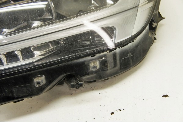 QS297 Volvo V90 16 Headlight Lamp Left Front 32228682 Car type passenger cars