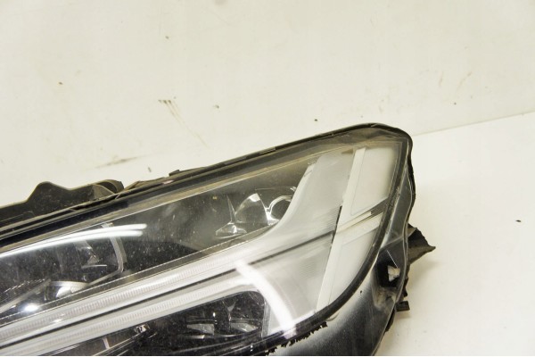 QS297 Volvo V90 16 Headlight Lamp Left Front 32228682 Customs tariff code 85122000
