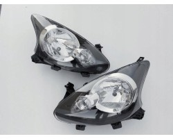 SET OF HEADLIGHTS TOYOTA AYGO 2005 2012