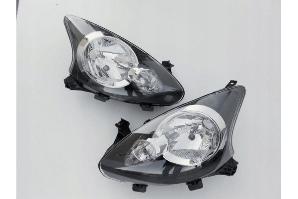 SET OF HEADLIGHTS TOYOTA AYGO 2005 2012