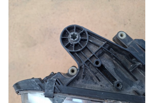 LAMP FRONT REFLECTOR MERCEDES W204 C CLASS RIGHT ORIGINAL EUROPE WHOLE Catalog number of the part QQQ MERCEDES W204 C KLASA WYSY