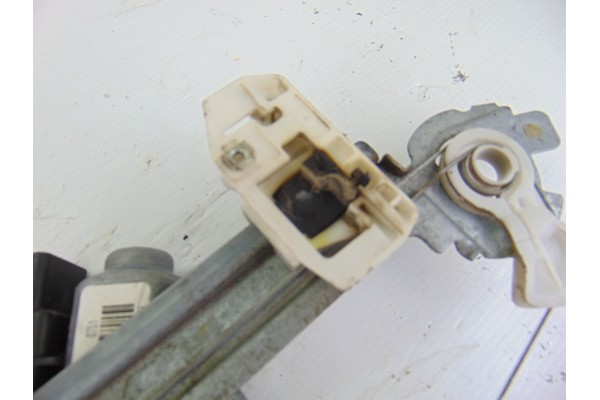 6 PIN ELEVALUNAS TRASERO IZQUIERDO RENAULT SCENIC II (JM) Authentique 2004 6 PIN 192828 RENAULT - 2