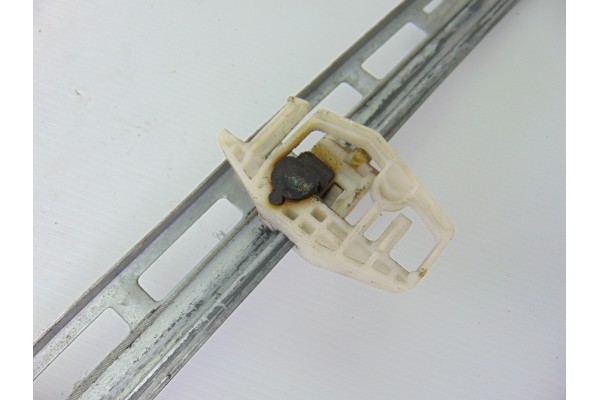 2 PIN ELEVALUNAS DELANTERO IZQUIERDO PEUGEOT 206 X-Line 2004 2 PIN 192963 PEUGEOT - 2