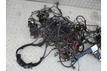 INTERIOR INSTALLATION 8K0 8K5 A4 B8 SEDAN XENONS TAB010619AB Car type passenger cars