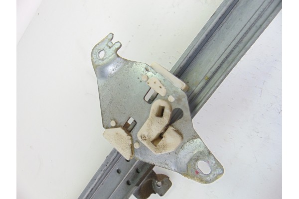 2 PIN ELEVALUNAS DELANTERO DERECHO NISSAN ALMERA TINO (V10M) Acenta 2004 2 PIN 194141 NISSAN - 2