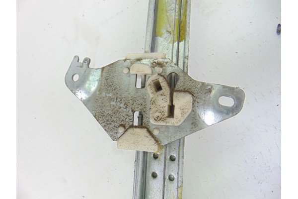 2 PIN ELEVALUNAS TRASERO DERECHO NISSAN ALMERA TINO (V10M)